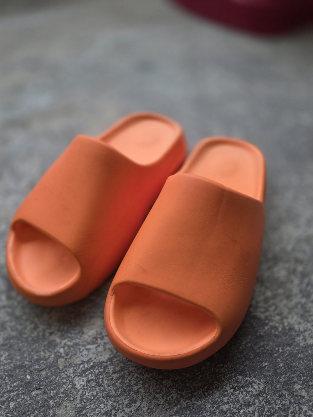 adidas Originals Orange Yeezy Slide Sandals - Picture 2 of 11